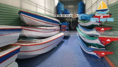 Giá Xuồng Composite