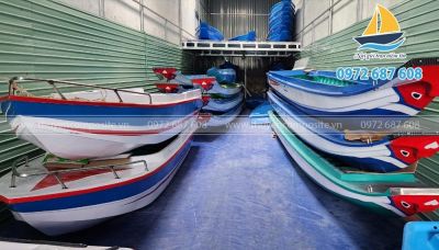 Xuồng câu cá composite