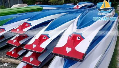 Xuồng vỏ lãi composite